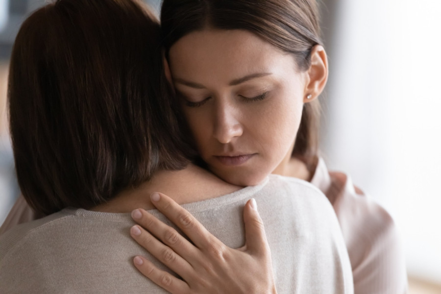 Da li se osećate kao da ne dajete dovoljno u svojoj vezi? Možda imate majčinsku ranu