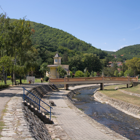 Raj za prvomajske praznike: U ovoj banji u Srbiji je najtoplija voda, a cene su za svačiji džep FOTO