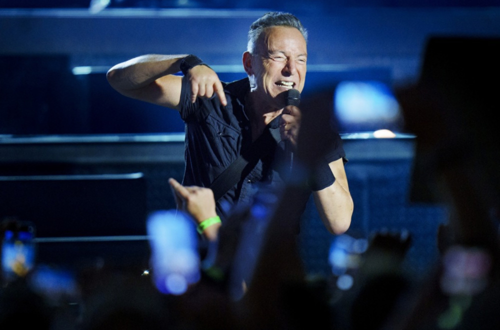 Lista slavnih zvezda koje su osigurale delove tela, neki su bizarni