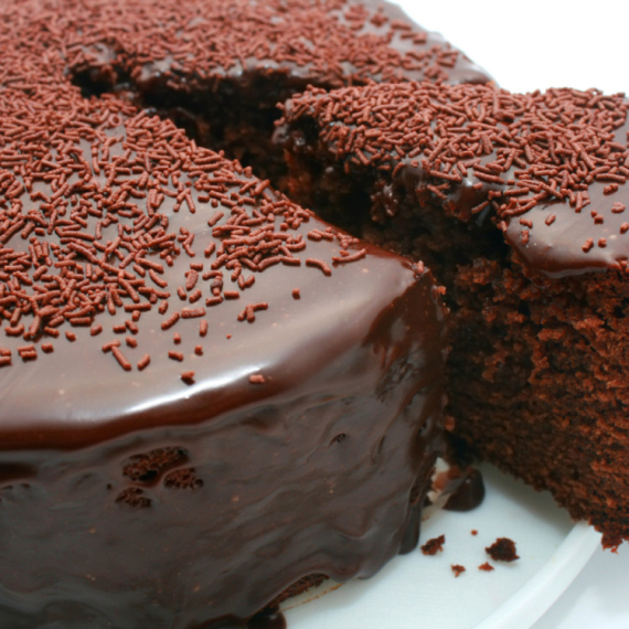 Jedan sastojak će poboljšati ukus svake čokoladne torte, a jeftin je