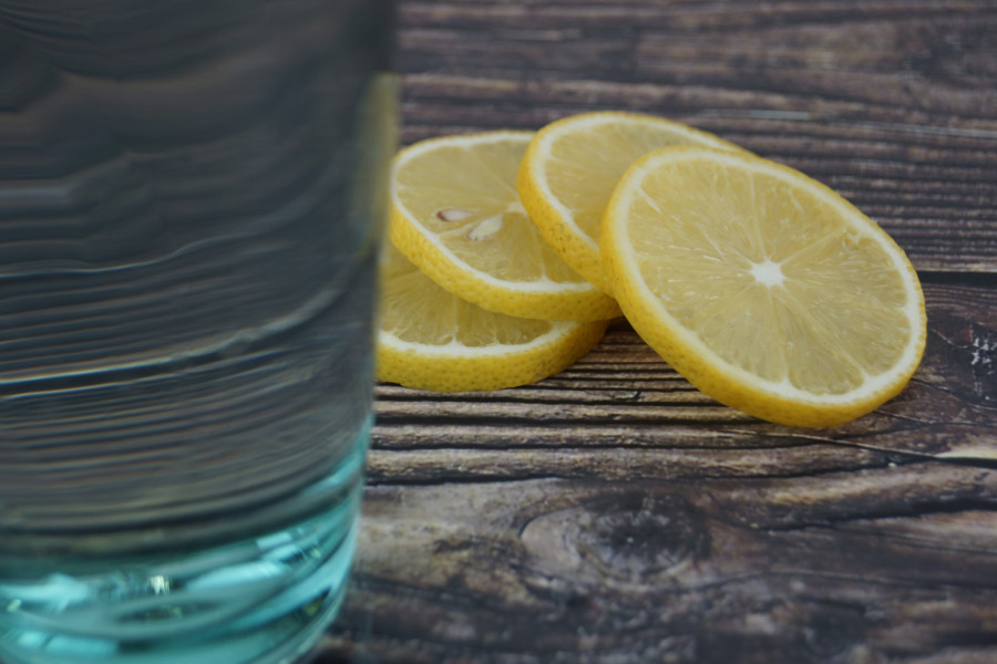 Ne bacajte stari limun: Upotrebite ga za ovaj fatastičan trik za kuću