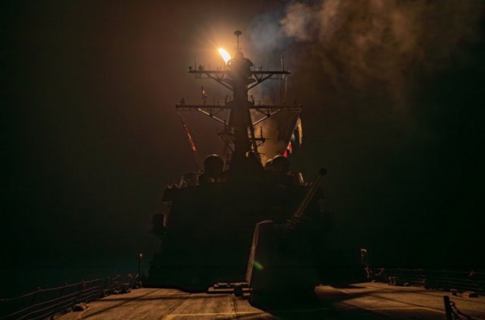 Novi udar Huta: Napadnuti brodovi, gađan i američki razarač