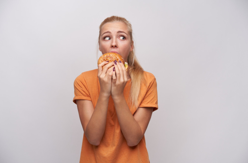 Zašto je usamljenost kod žena uglavnom povezana sa nekontrolisanom željom za hranom?