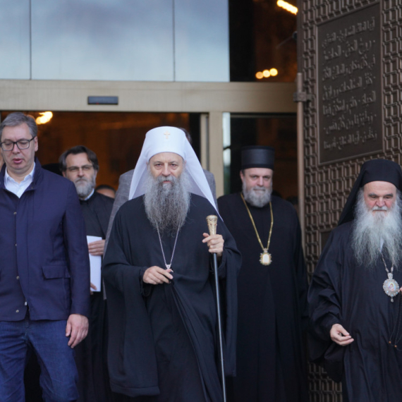 Vučić dobio blagoslov patrijarha Porfirija pred put u Njujork: "Idem da se borim..." VIDEO