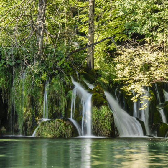 Najlepša legenda o Crnoj kraljici: Znate li kako su nastala Plitvička jezera? FOTO