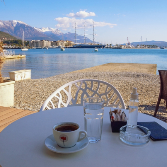 Zabranjen ulazak u more na popularnoj plaži u Crnoj Gori: Loš kvalitet morske vode