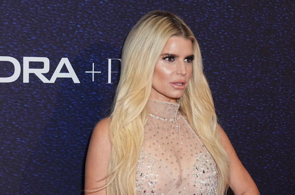 Fatalna plavuša je nakon propalog braka spremna za novu vezu – ali ima jedan uslov