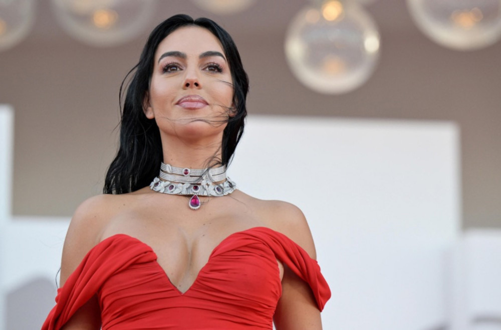 Ronaldova Georgina objavila nove vrele fotke: Zadnjica u prvom planu FOTO