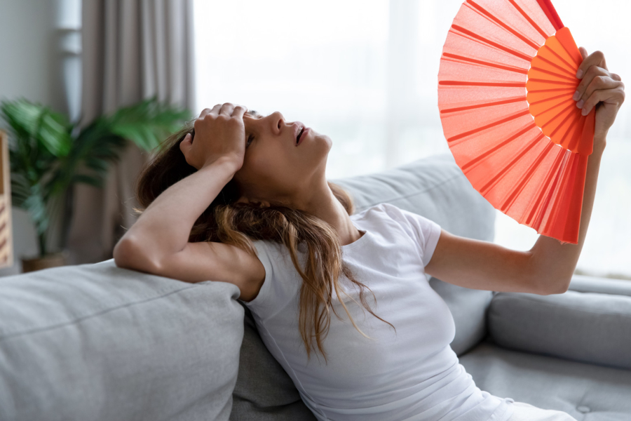 Ovaj trik hladi spavaću sobu za pet minuta bez ventilatora