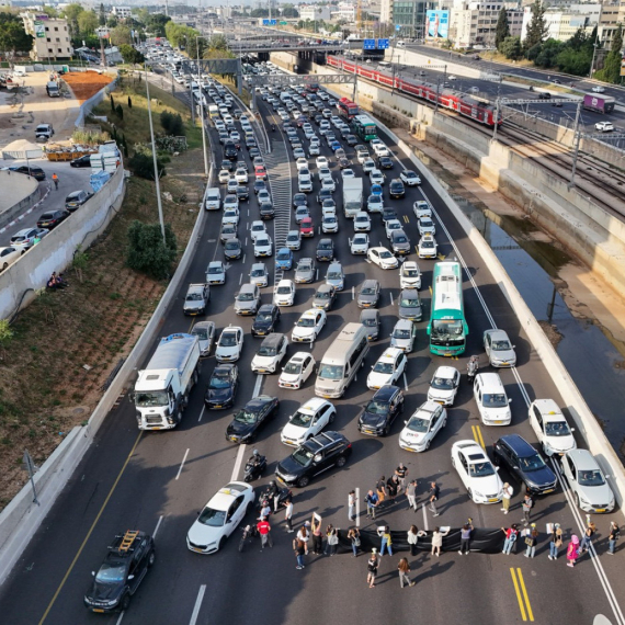 Blokirani auto-putevi: Traže hitan dogovor FOTO