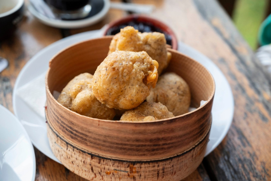 Kako da testo ne upije ni kap ulja? Ovaj trik rešava sve