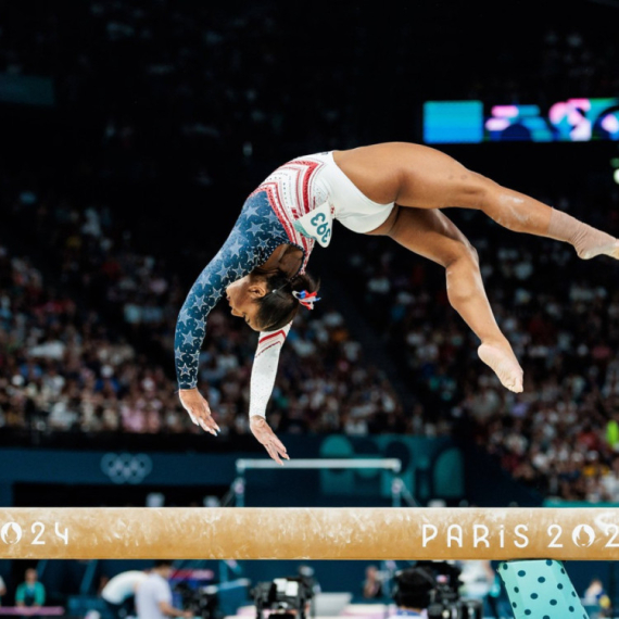 Dugi nokti "ugrabili" zlato: Gimnastičarka SAD je hit na mrežama FOTO