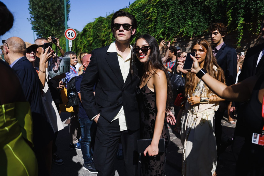 Još jedna ljubavna veza se raspala: Slavna pevačica u suzama FOTO