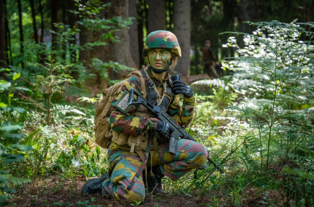 Buduća kraljica balske haljine zamenila šlemom i čizmama: Imala je samo jedan uslov FOTO