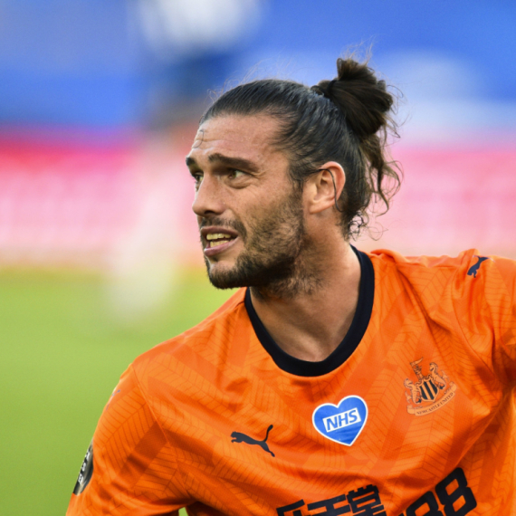 Nakon urlanja i vređanja, bivši fudbaler opet voli svoju dragu FOTO