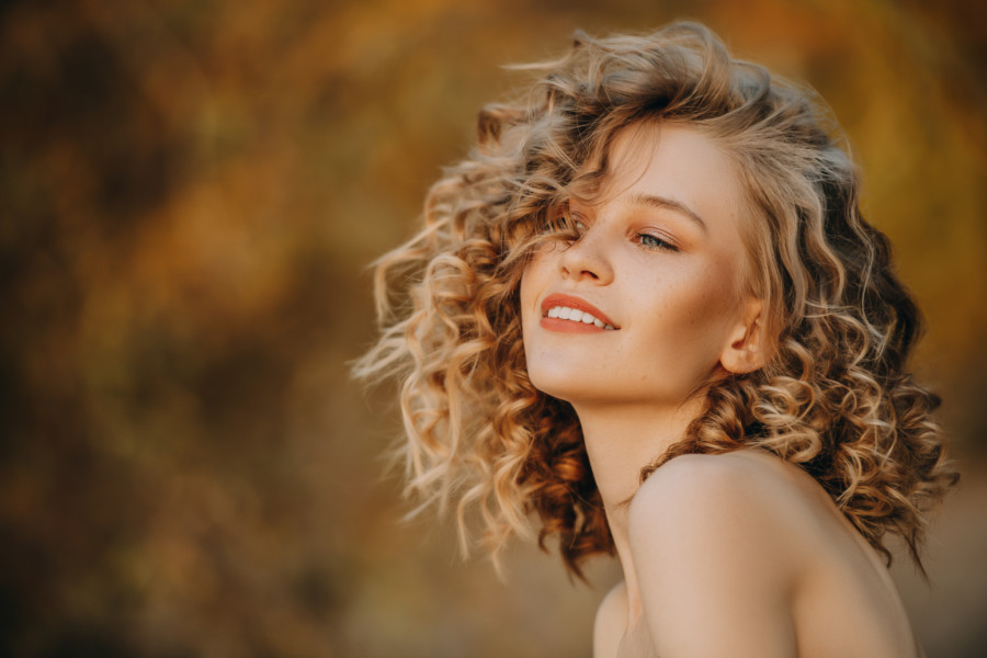 Vreme je da zaboravite omiljenu frizuru, može oštetiti kosu i uzrokovati njeno opadanje