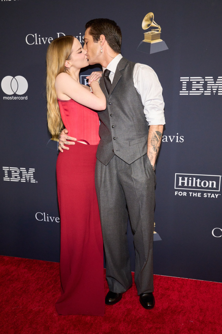 Zgodni Italijan za kojim lude žene širom sveta se verio – i slomio mnoga srca FOTO