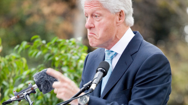 Objavljeni snimci saslušanja Bila i Hilari Klinton o vezama s Epstajnom VIDEO