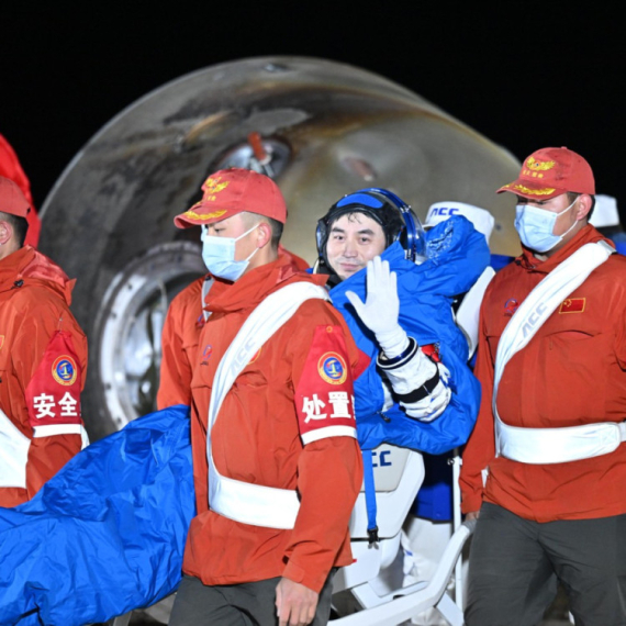 Kineska svemirska letelica se vratila na Zemlju sa 34,6 kg eksperimentalnih uzoraka FOTO