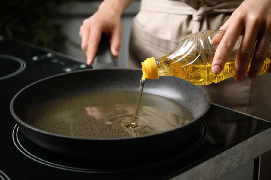 Postoje dva razloga: Zbog čega ulje nikako ne treba da prosipate u sudoperu?