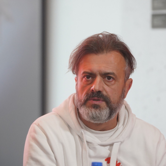 Supruga Sergeja Trifunovića privedena zbog sumnje na krađu; Mreže se usijale – "zašto Sergej nije priveden?"