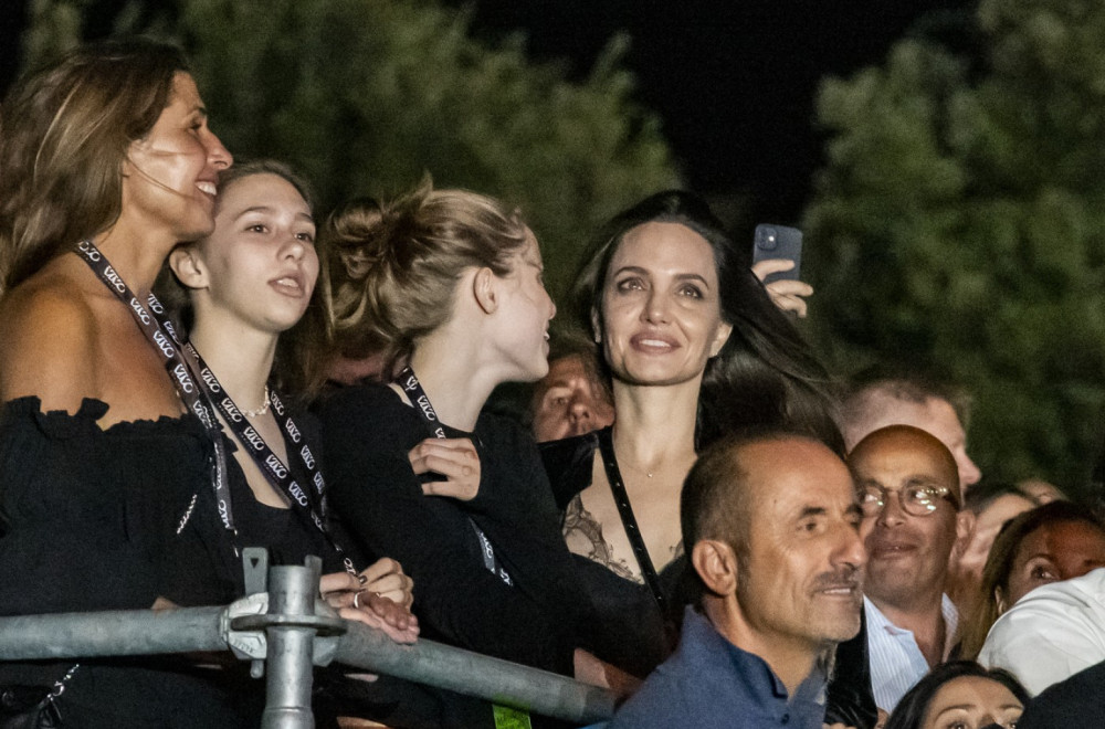 Očevog prezimena se odrekla, a sličnost sa majkom ne može i ne želi da izbriše FOTO