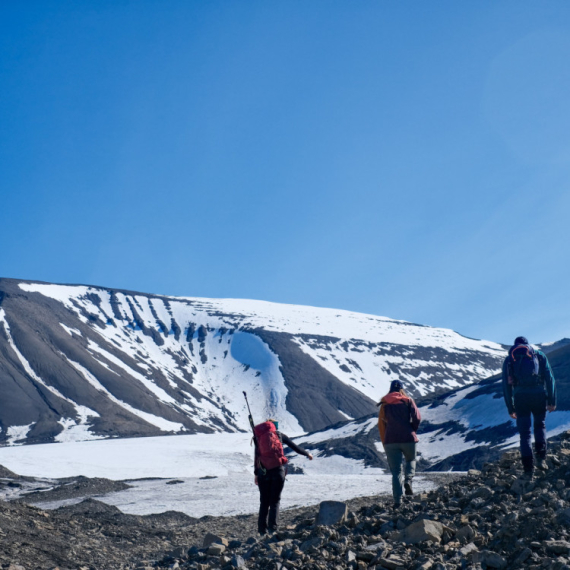 Svalbard je mesto koje će vas naterati da zavolite zimu: Magična svetlost ostaviće svakoga bez daha