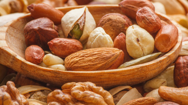 Koliko je zdravo pojesti šaku orašastih plodova dnevno