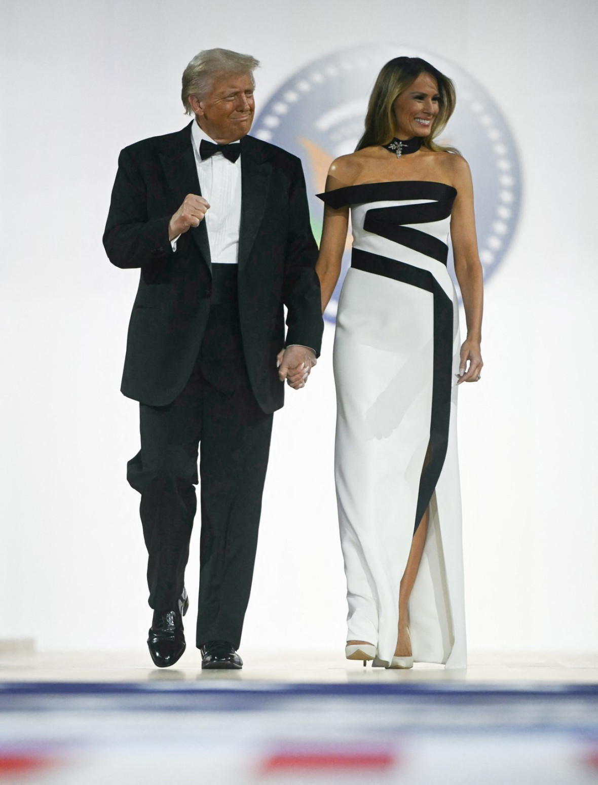 I Melanija Tramp je prigrlila omiljeni trend: Pogledajte joj samo nokte FOTO