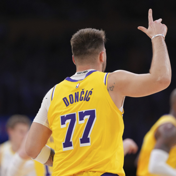 Najslađa podrška Luki Dončiću došla s tribina: Kakve lepotice, ove fotke tope srca FOTO