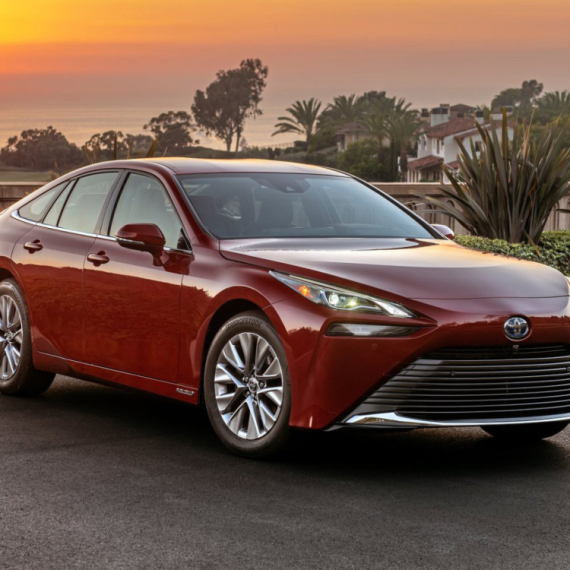 Vlasnici vozila na vodonik tuže Toyotu: Teško dolaze do goriva, ne mogu da voze automobile