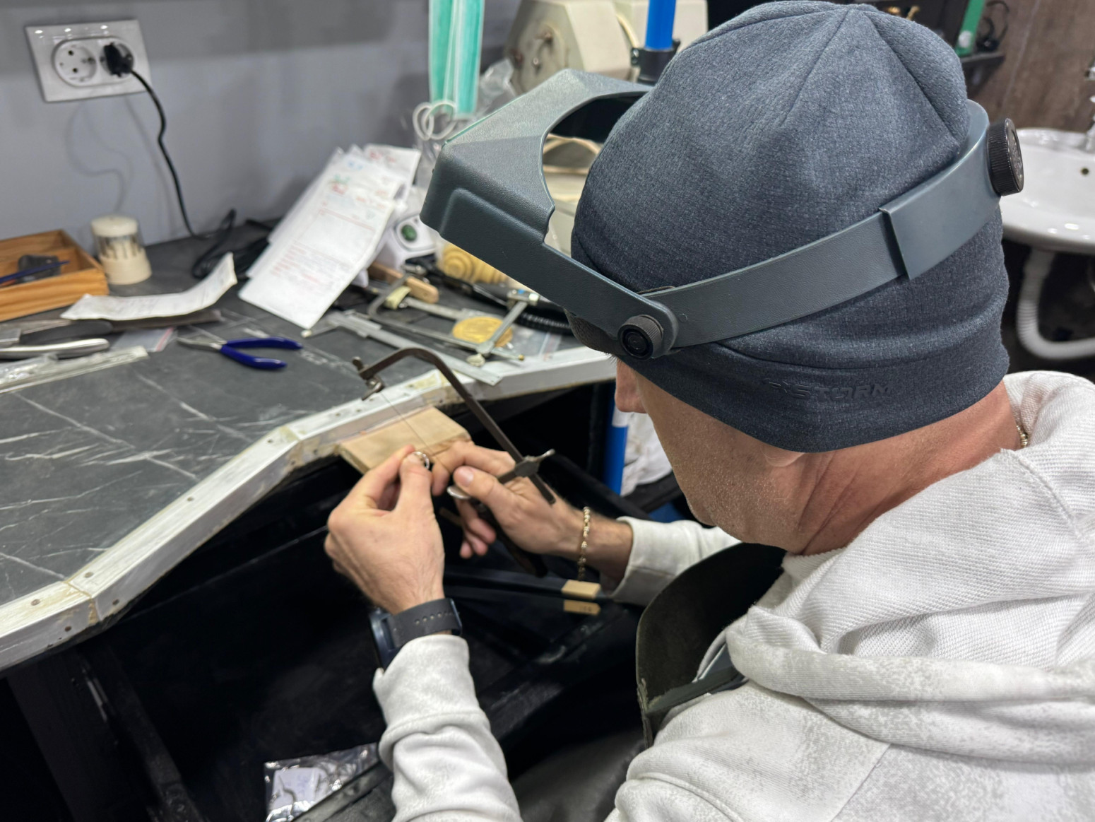 Ovo je prva srpska burma, kad se dva prstena spoje dobija se šajkača FOTO