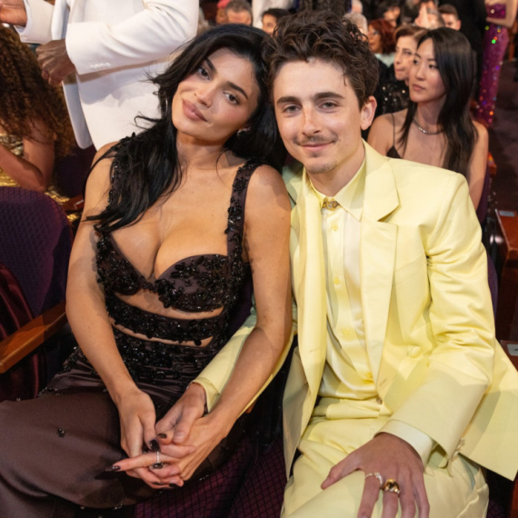 Timoti Šalame ozbiljno razmišlja o braku sa rijaliti zvezdom? FOTO