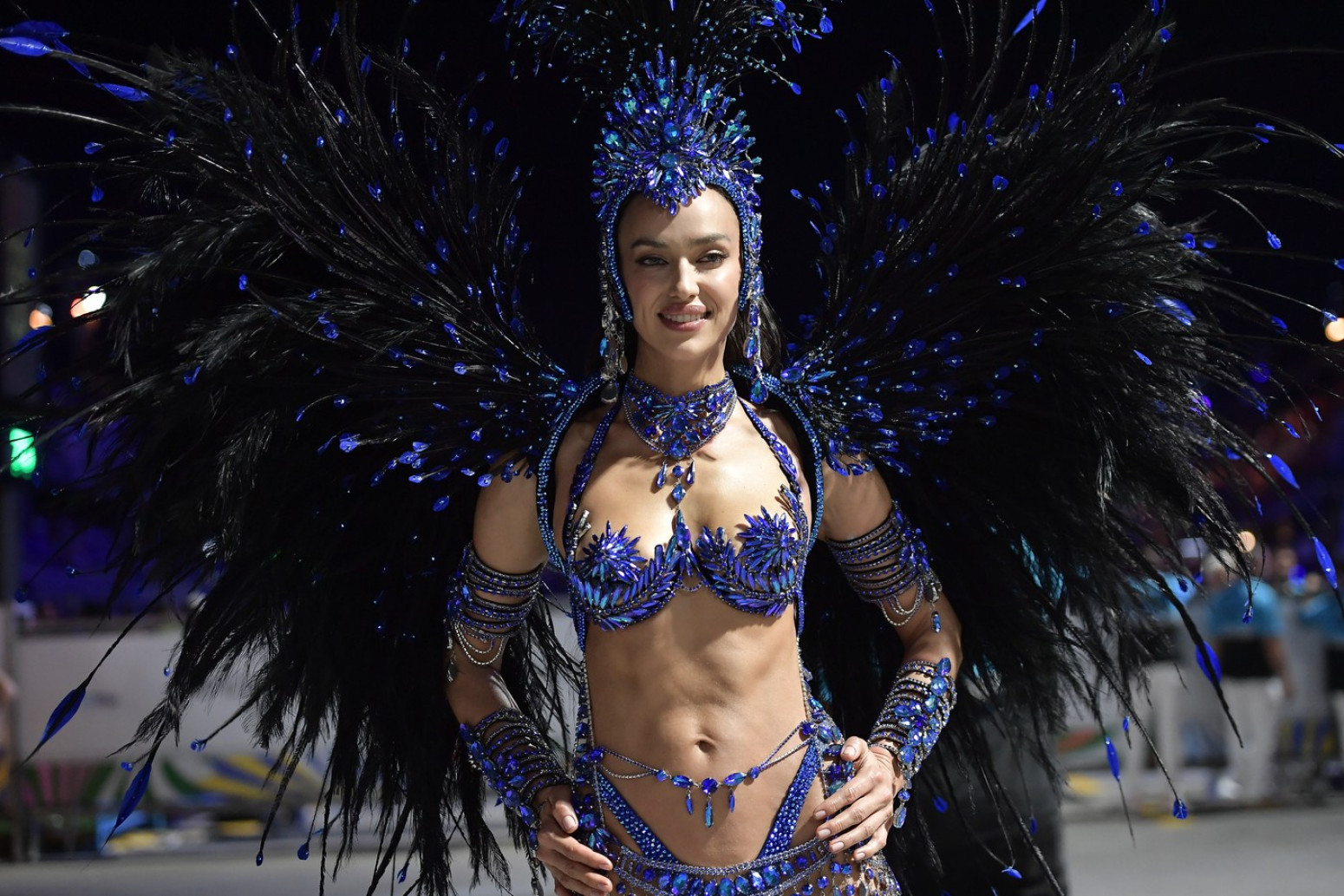 Ruska bomba kao od majke rođena: Ove fotke nisu za one sa slabim srcem FOTO