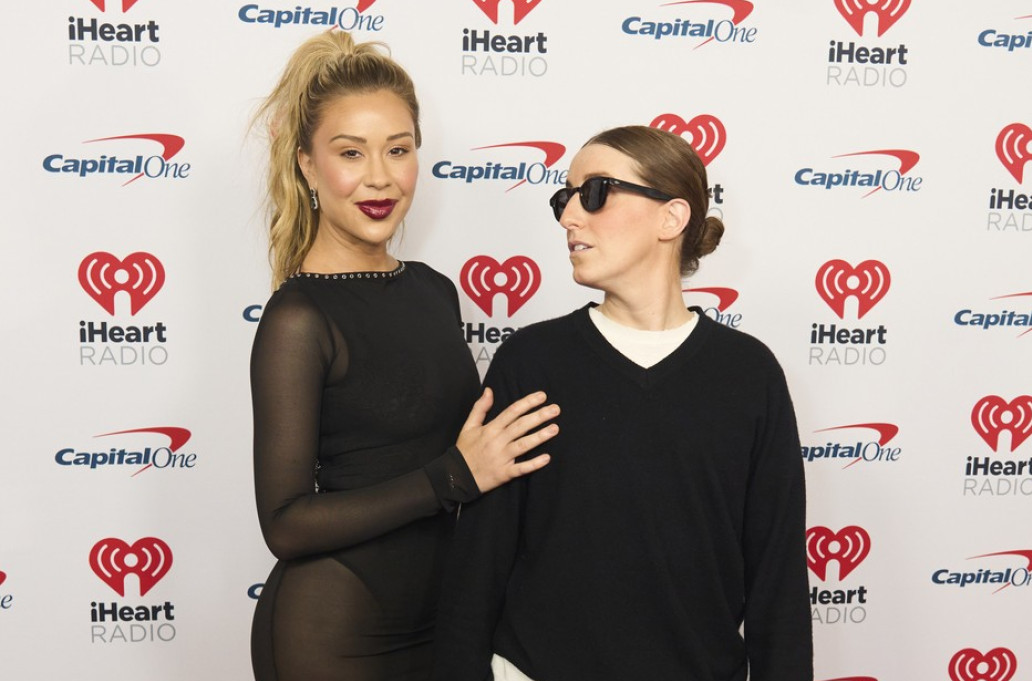 Raskinula s dečkom, pa pronašla ženu svog života: Fotke s venčanja su pravi hit FOTO