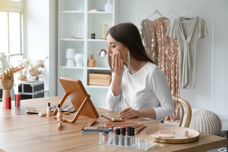 Ovo su najčešće greške u šminkanju zbog kojih bore izgledaju još dublje