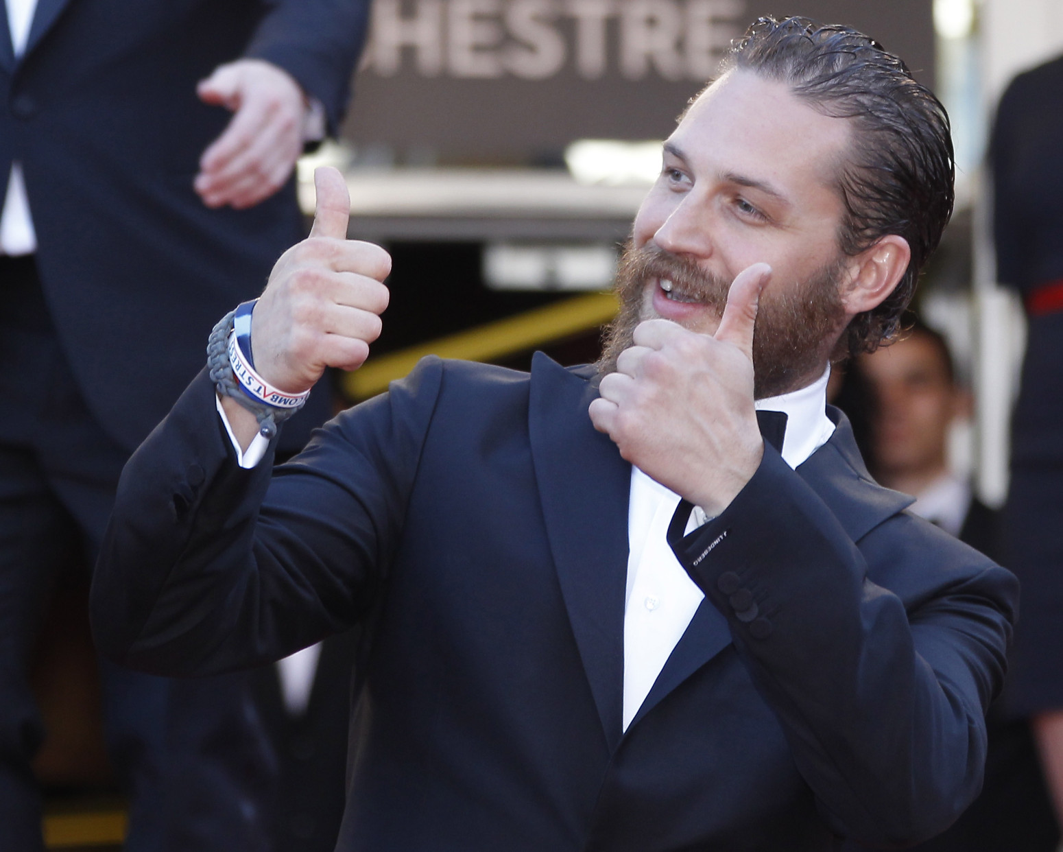 Zašto skoro svi muškarci danas imaju bradu? FOTO/ANKETA