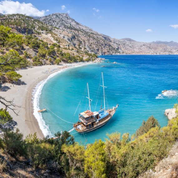 Ovo grčko ostrvo je "najbolje čuvana turistička tajna": Mediteranski raj bez masovnog turizma FOTO