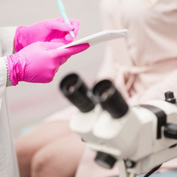 Poremećaj koji ima milion žena: Ne može da se izleči, a dame se zbog njega stide