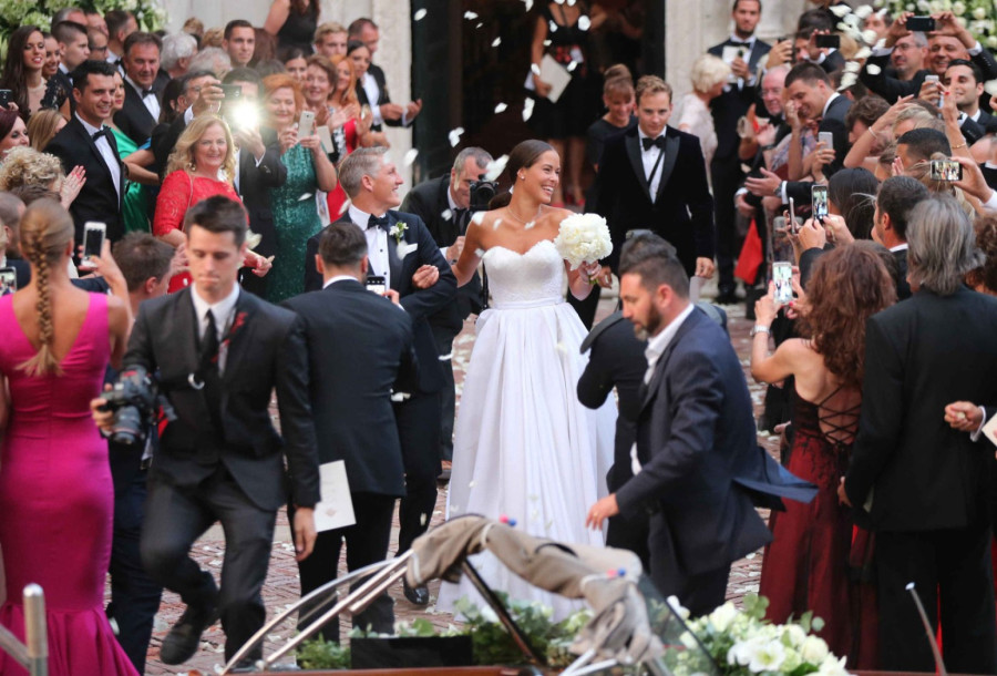 Ana Ivanović ispoštovala trend: Objavila fotke iz 2016. godine, Bastijan kao da ne postoji FOTO