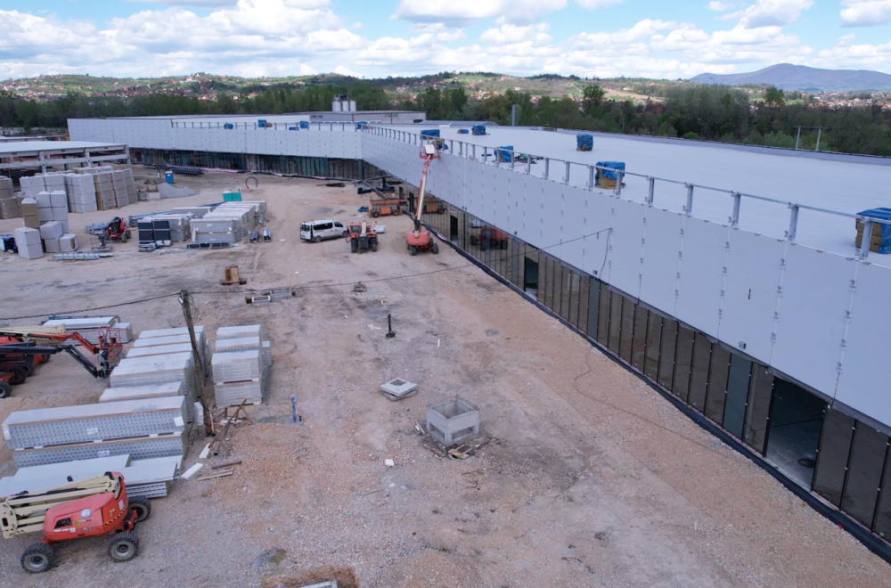 Niče najveći tržni centar u Zapadnoj Srbiji FOTO