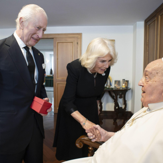 Kralju Čarslu zabranjeno da prisustvuje sahrani pape Franje