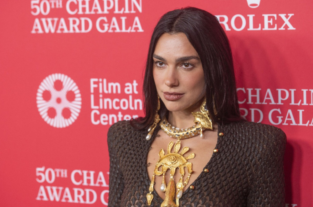 U providnoj haljini pokazala puno, a jednim detaljem najavila povratak velikog trenda FOTO