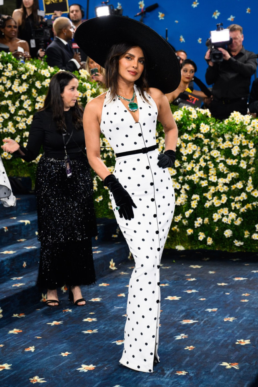 Slavni par se obrukao na Met Gali: Kao kauboj na električnom biku, a tek ona... FOTO