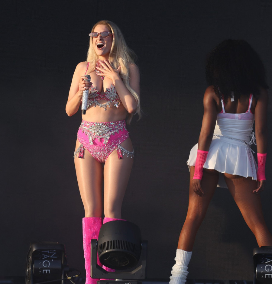 Njeno zgodno telo je i više nego dovoljno da svi pobesne kad je ugledaju FOTO