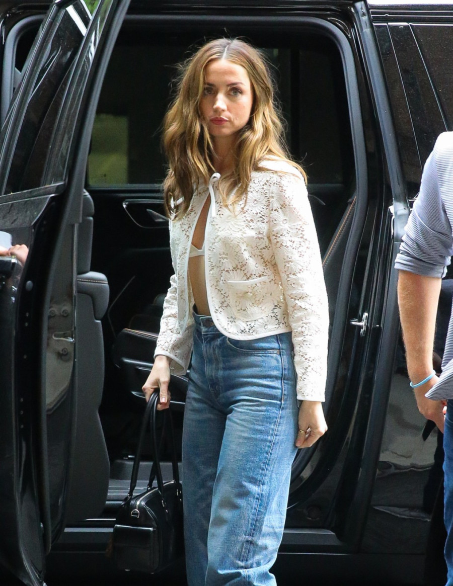 Tom Kruz i 26 godina mlađa Ana potvrdili vezu: Slučajni detalj ih je odao FOTO