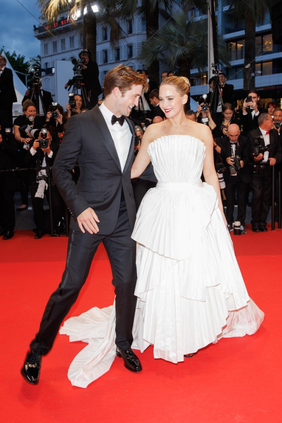 Holivudska slatkica je stigla i svi su ućutali pred njenom belom fantazijom FOTO