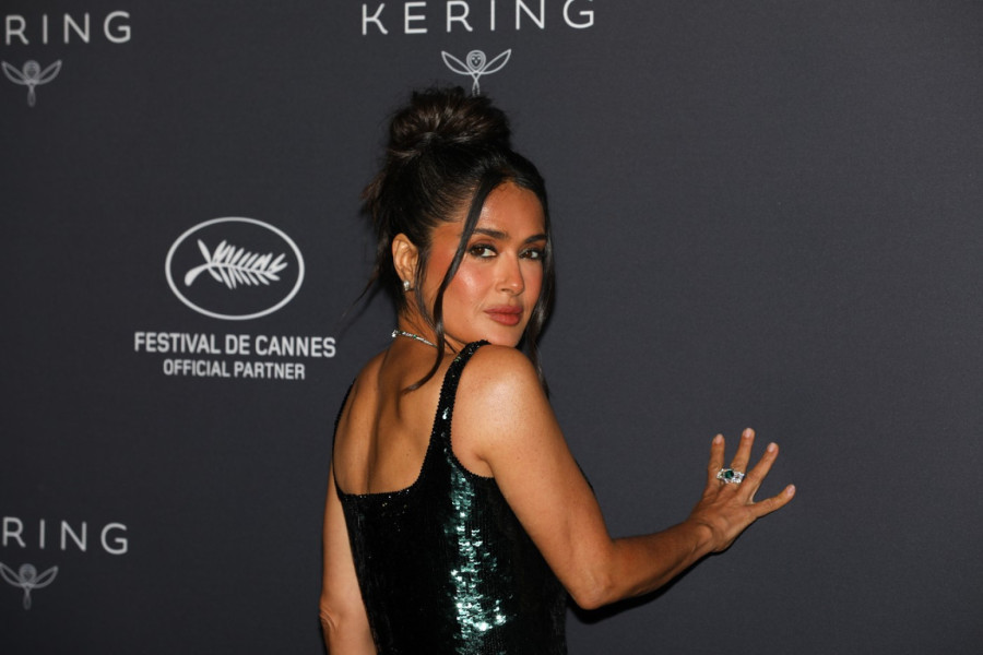 Godine joj ne mogu ništa: Raskošna lepotica napunila 59, a ko da joj veruje? FOTO