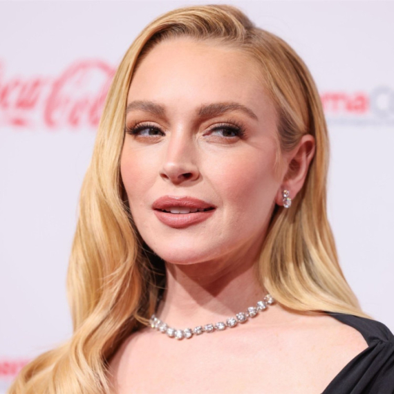 Još uvek nije kraj za Lindzi Lohan: "Novo lice" je početak? "Luda sam za kožom..." FOTO