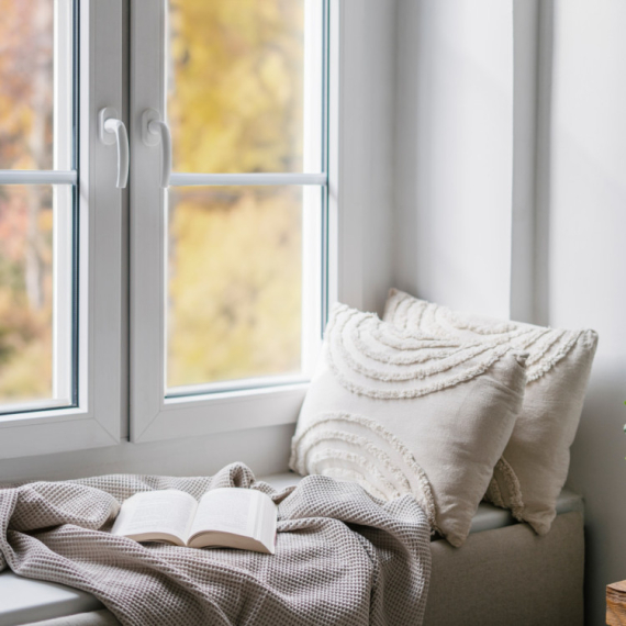 Stolarija će blistati kao nova: Za 40 dinara vratite belinu prozorima i vratima